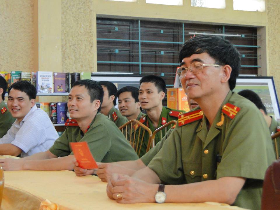 Lễ bế giảng lớp học tiếng Mông năm học 2013 - 2014